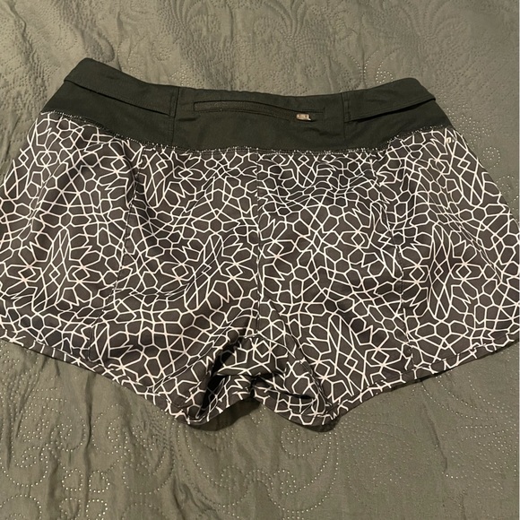 Nike shorts - Picture 2 of 3